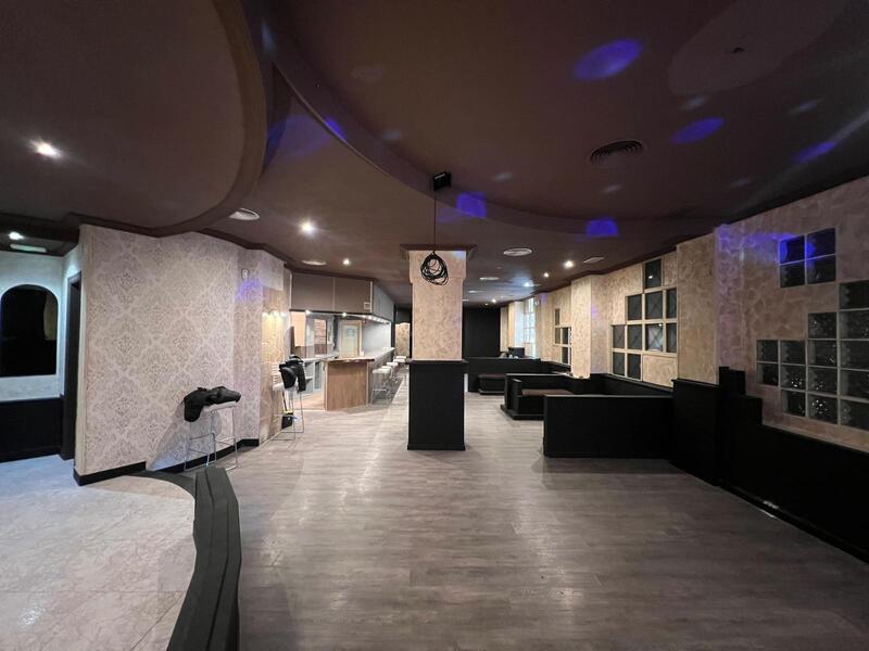 Local Commercial à vendre