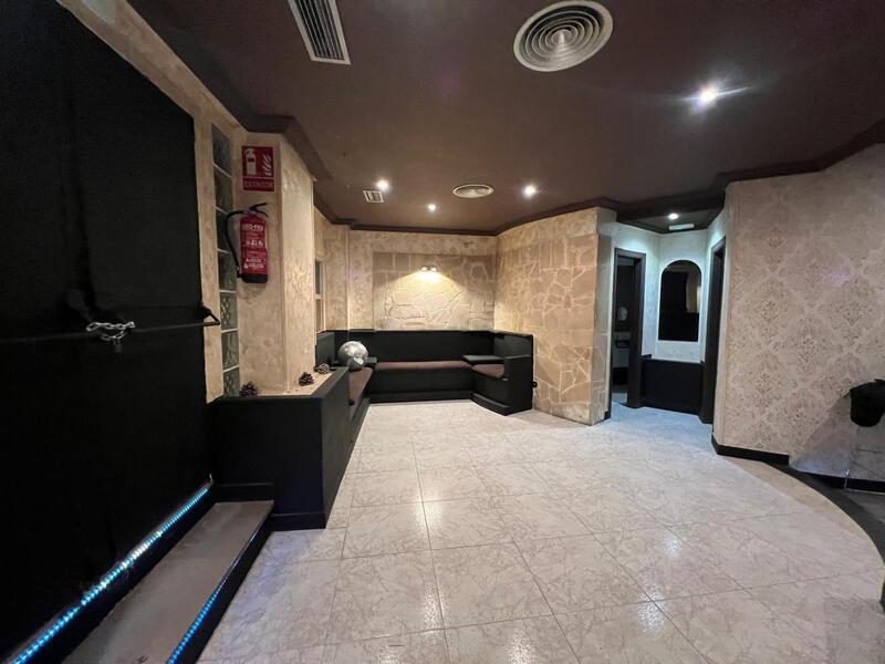 Local Commercial à vendre