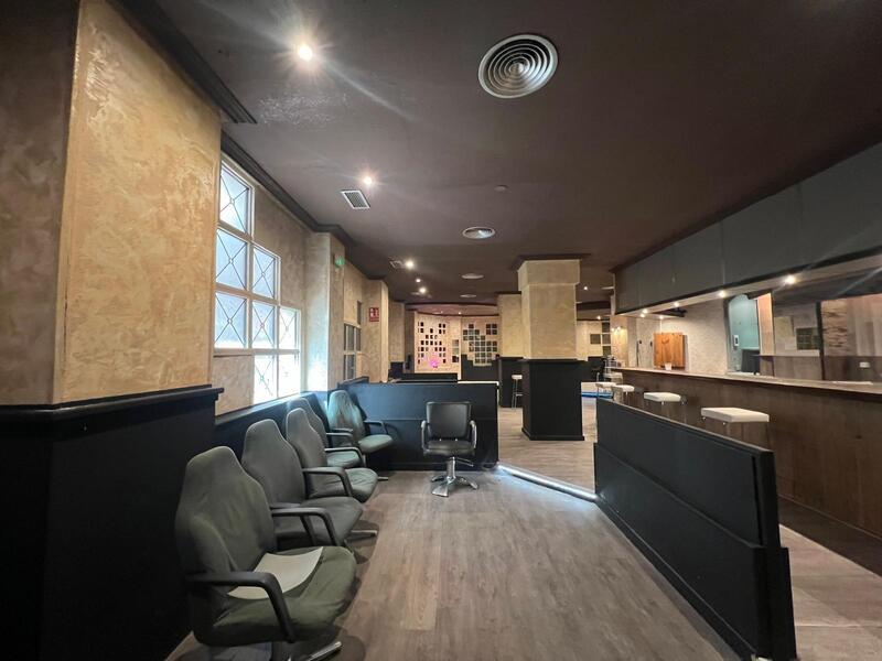 Local Commercial à vendre