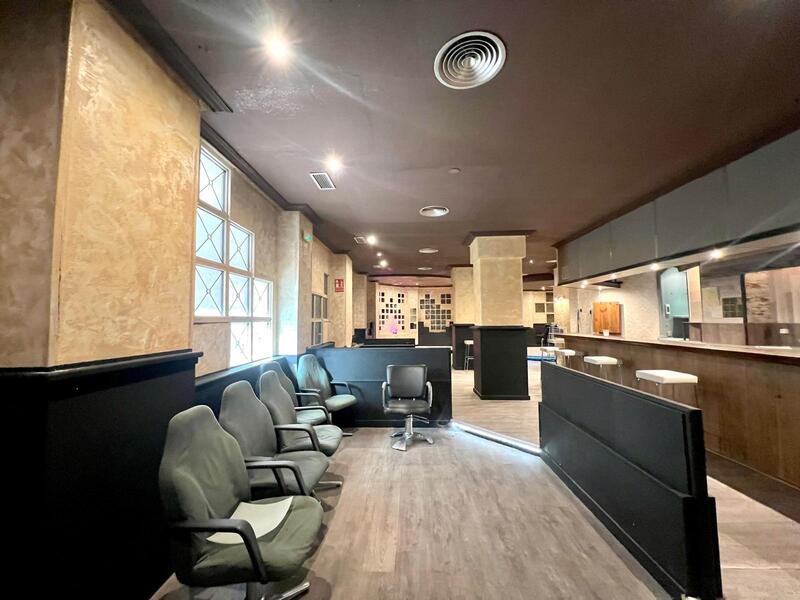 Local Commercial à vendre