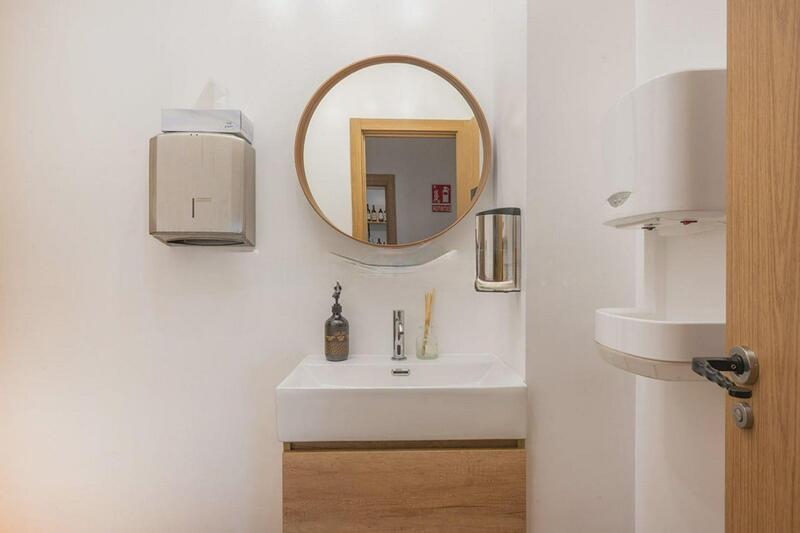 Kommersiella fastigheter till salu