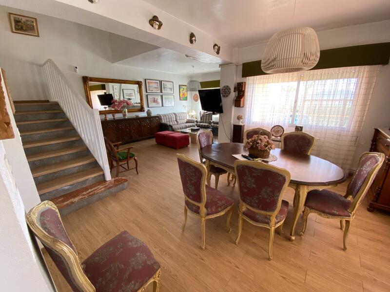 4 Schlafzimmer Landhaus zu verkaufen 4 Schlafzimmer Landhaus zu verkaufen