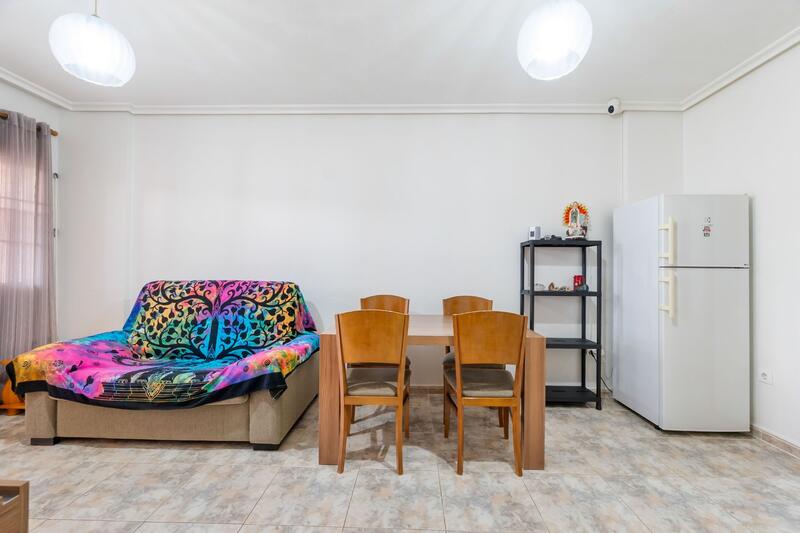 2 slaapkamer Gezinswoning Te koop