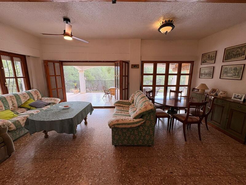 4 bedroom Villa for sale