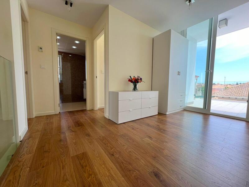 6 bedroom Villa for sale 6 bedroom Villa for sale