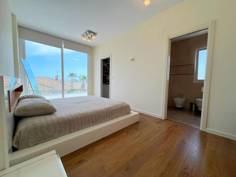 6 bedroom Villa for sale 6 bedroom Villa for sale