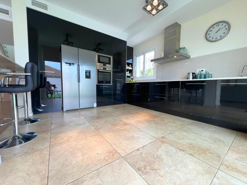 6 bedroom Villa for sale 6 bedroom Villa for sale