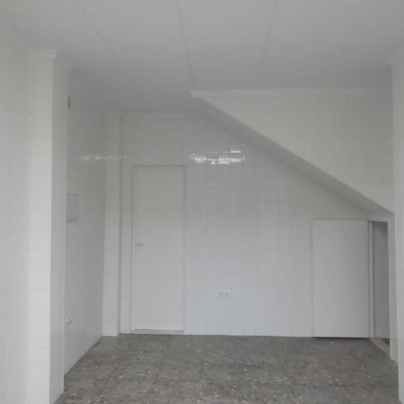 6 bedroom Townhouse for sale