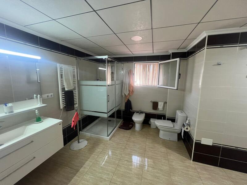 4 bedroom Country House for sale