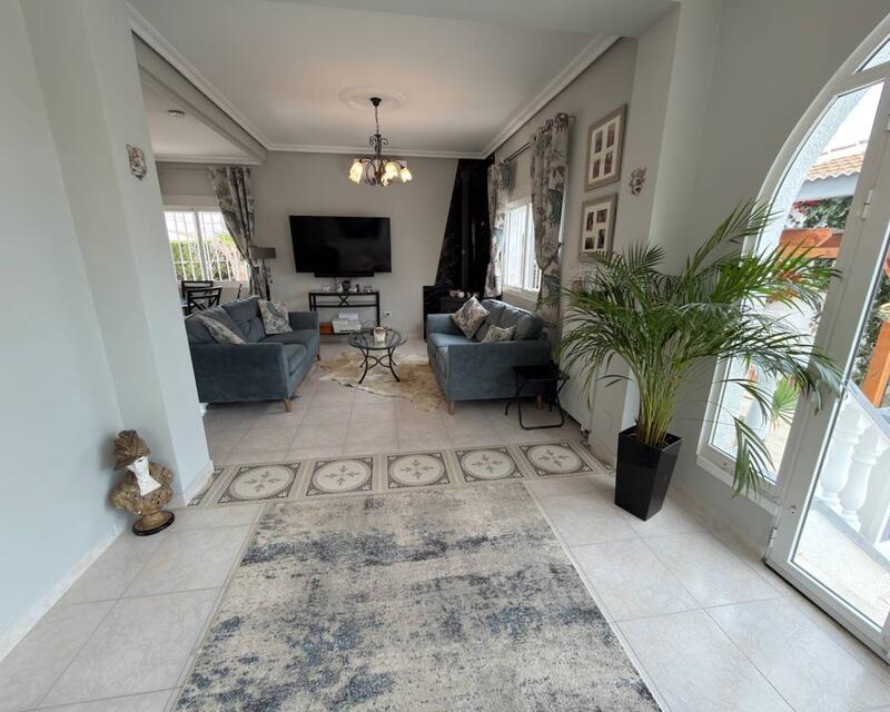 3 Schlafzimmer Villa zu verkaufen 3 Schlafzimmer Villa zu verkaufen