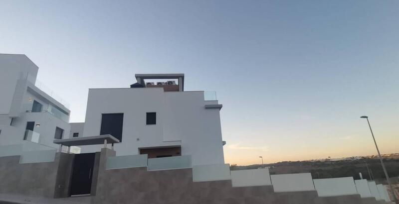 6 спальная комната вилла продается