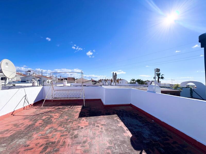 2 slaapkamer Villa Te koop 2 slaapkamer Villa Te koop