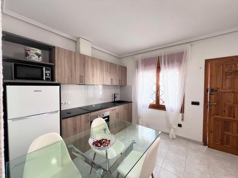 2 slaapkamer Villa Te koop 2 slaapkamer Villa Te koop