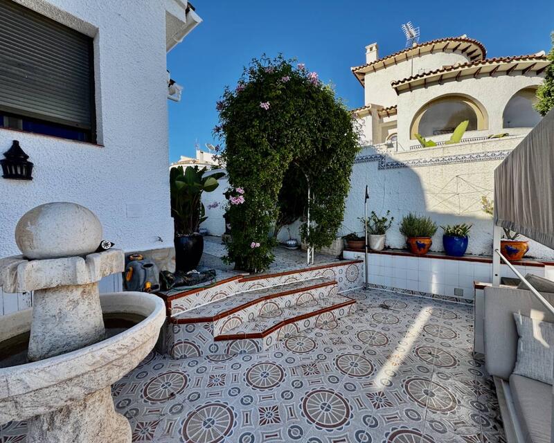 4 Cuarto Villa en venta