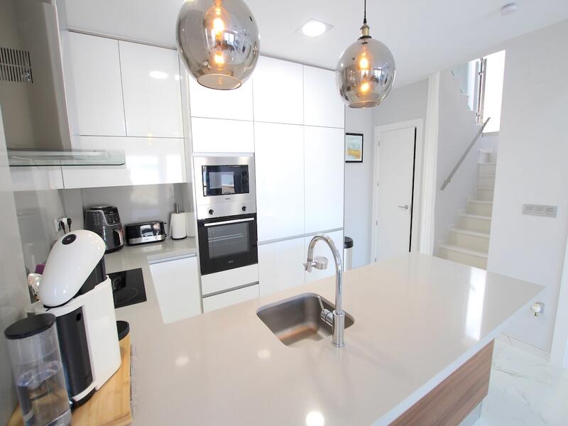 3 спальная комната вилла продается