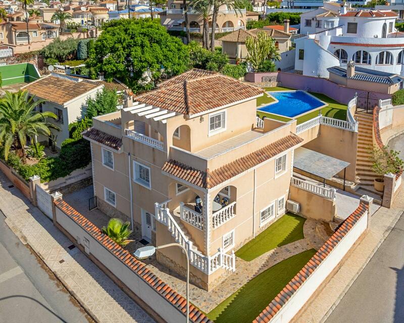 Villa til salg i Ciudad Quesada, Alicante