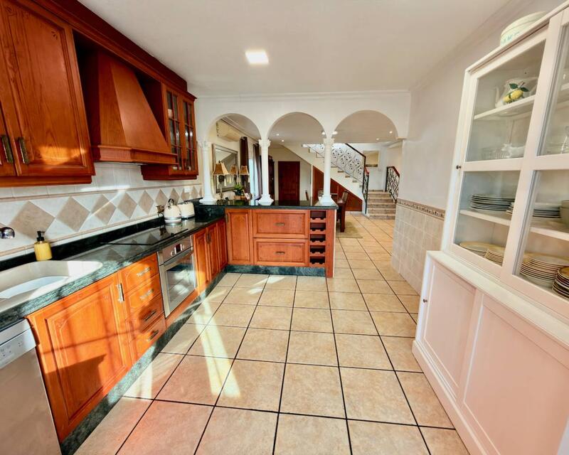 4 bedroom Apartment for sale