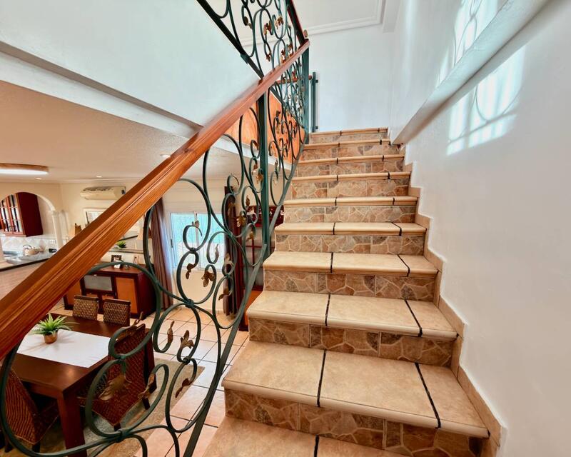 4 bedroom Apartment for sale