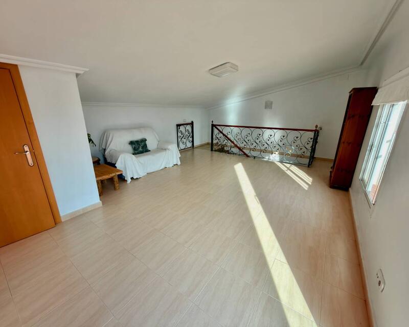 4 bedroom Apartment for sale