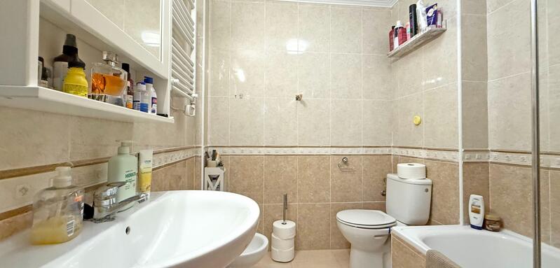 2 slaapkamer Appartement Te koop 2 slaapkamer Appartement Te koop