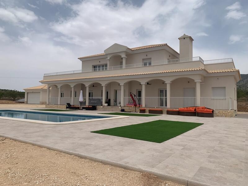 6 bedroom Villa for sale
