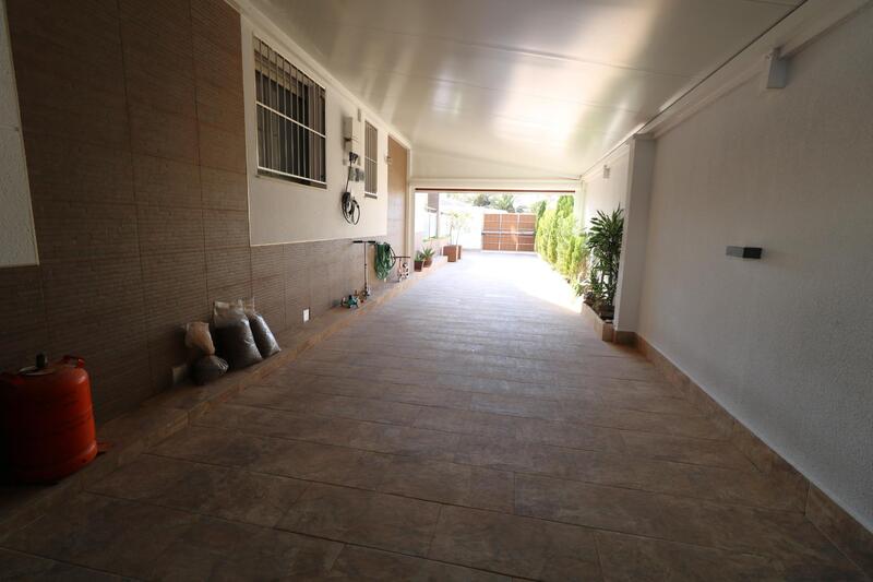 4 slaapkamer Villa Te koop 4 slaapkamer Villa Te koop