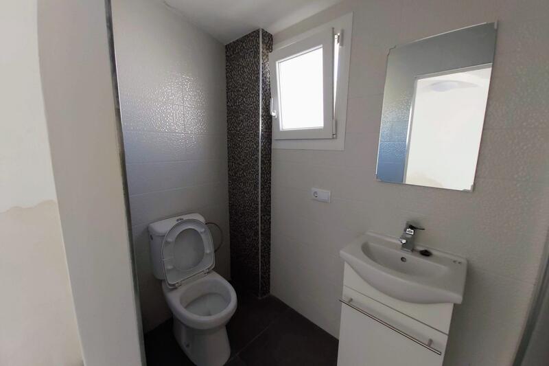 6 bedroom Apartment for sale