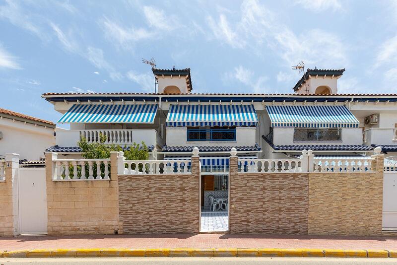 Villa à vendre dans Torrevieja, Alicante