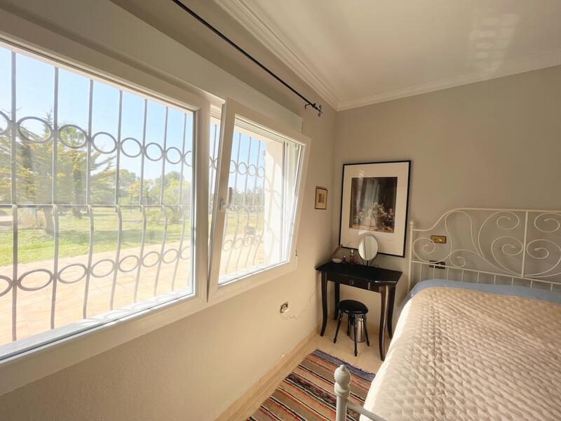 6 bedroom Country House for sale