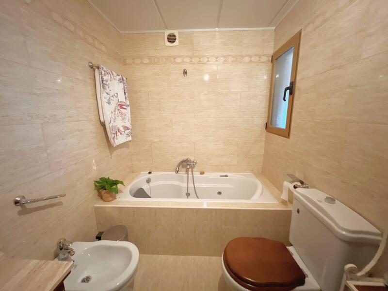 6 bedroom Country House for sale