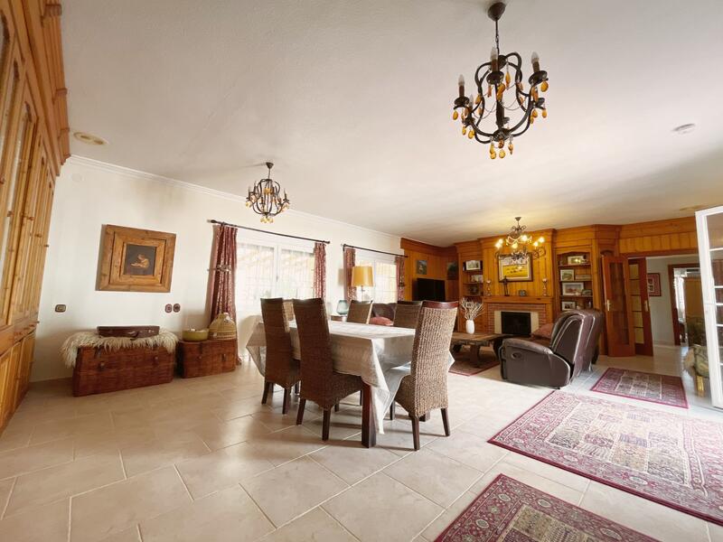 6 bedroom Country House for sale