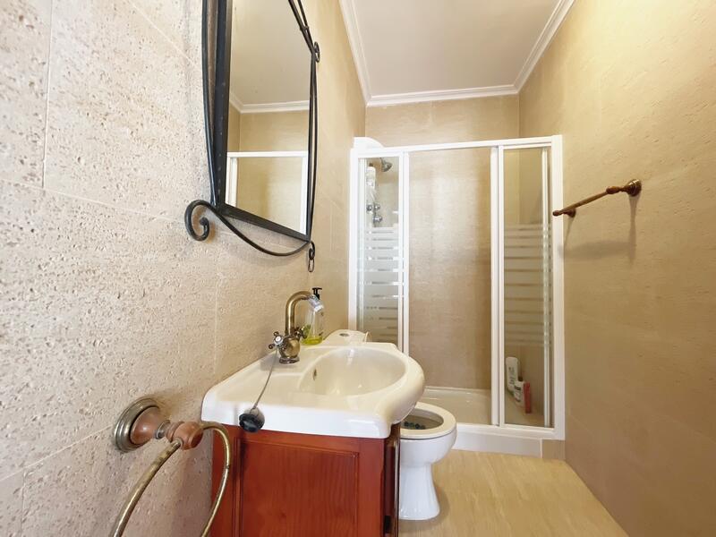 6 bedroom Country House for sale