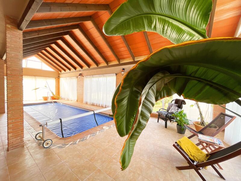 6 bedroom Country House for sale