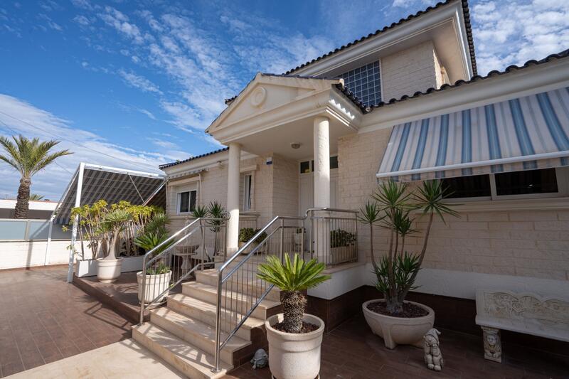 5 Cuarto Villa en venta