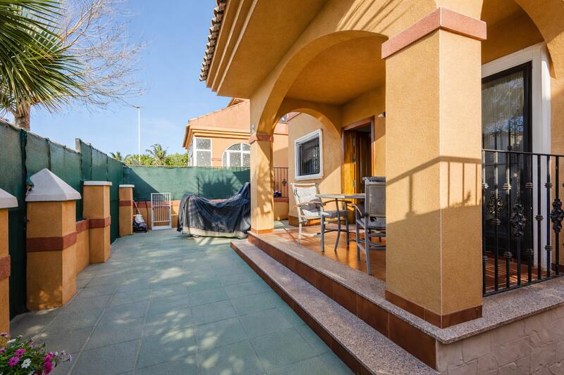 2 bedroom Country House for sale