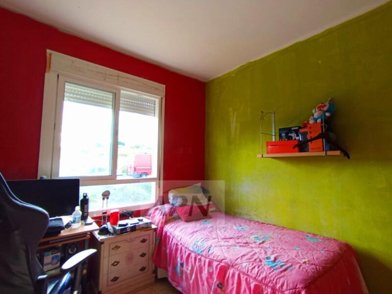 5 bedroom Townhouse for sale