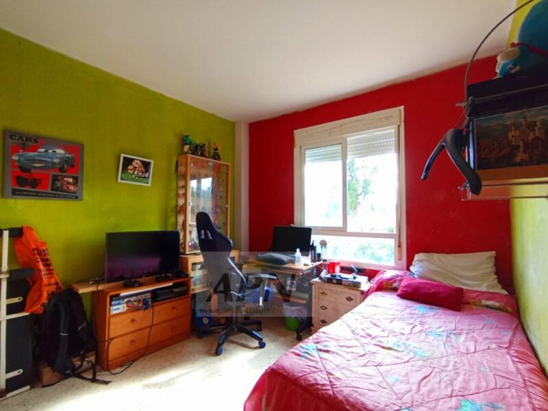 5 bedroom Townhouse for sale