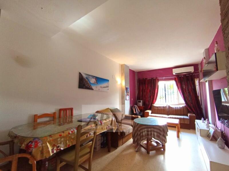 5 bedroom Townhouse for sale