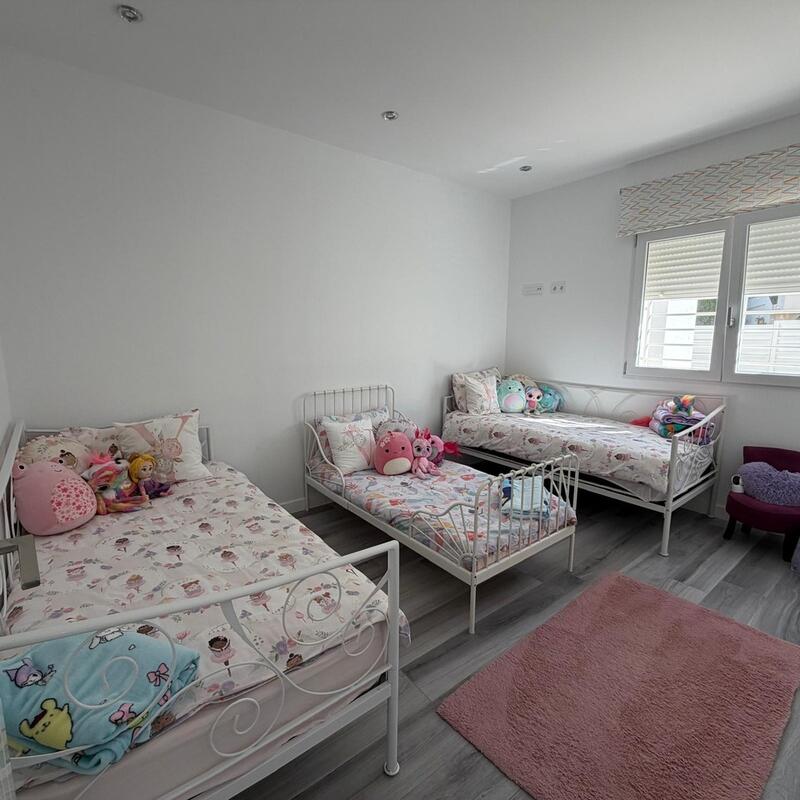 4 Cuarto Villa en venta