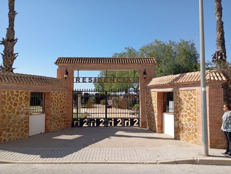 2 bedroom Townhouse for sale