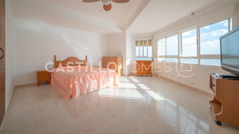 4 спальная комната квартира продается