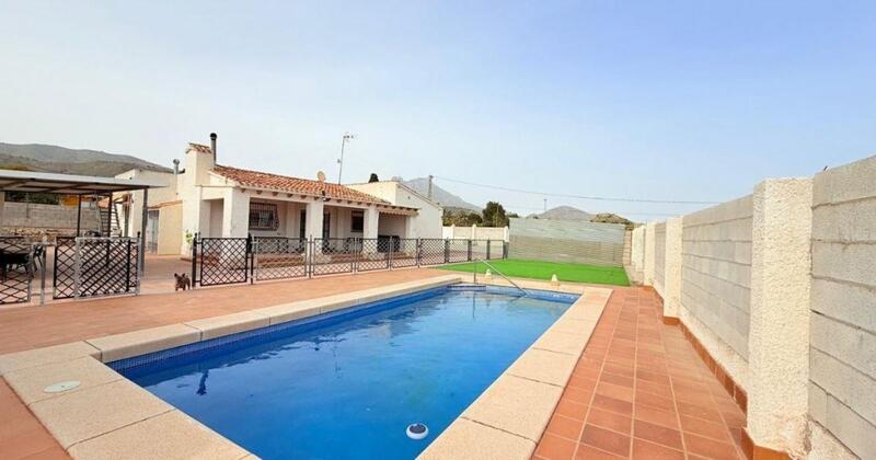 Villa for sale in Villajoyosa, Alicante