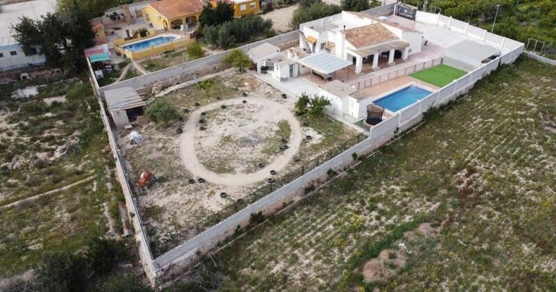 4 Schlafzimmer Villa zu verkaufen 4 Schlafzimmer Villa zu verkaufen