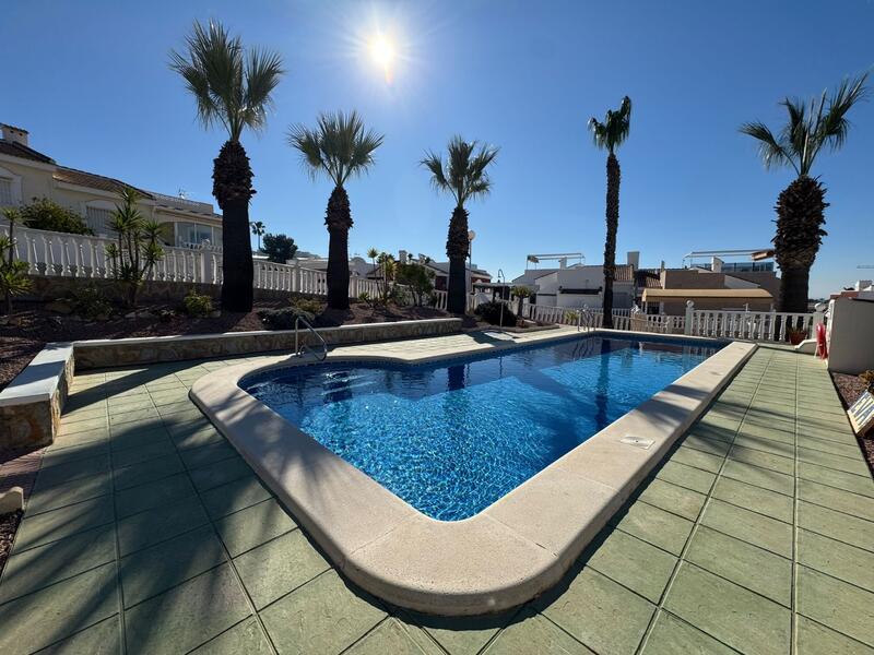 2 slaapkamer Villa Te koop 2 slaapkamer Villa Te koop