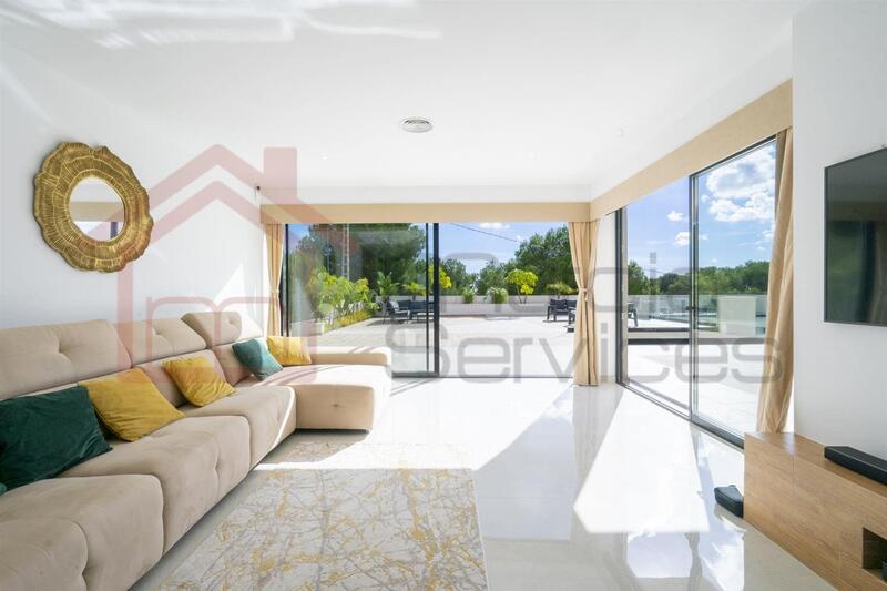 5 soverom Villa til salgs 5 soverom Villa til salgs