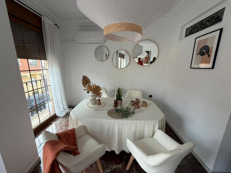 4 Schlafzimmer Stadthaus zu verkaufen