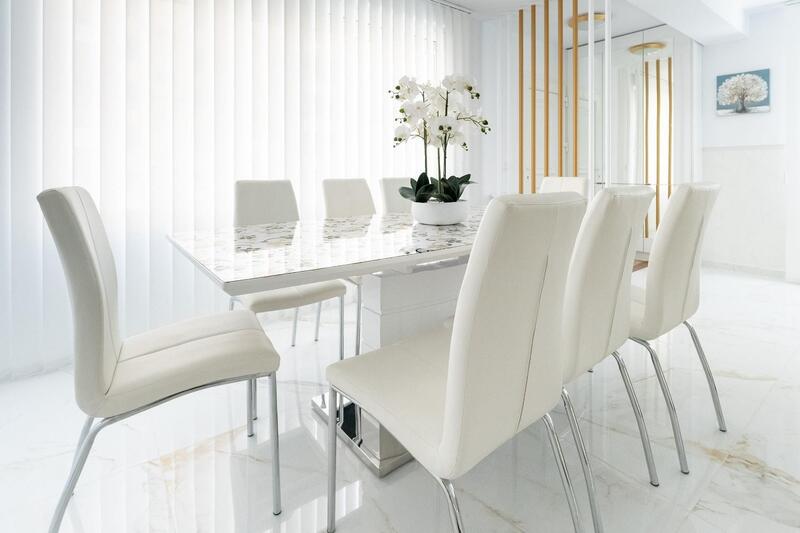 4 спальная комната городская тюрьма продается