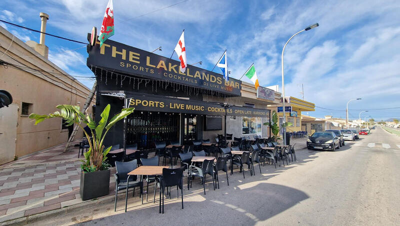 Handelsimmobilie zu verkaufen