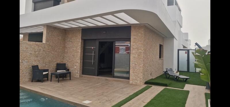 Villa for sale in Los Montesinos, Alicante