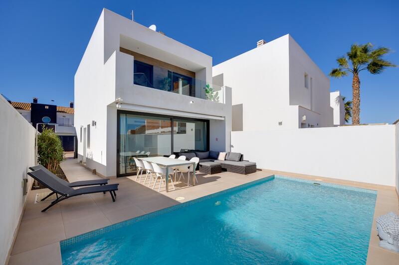 3 bedroom Townhouse for sale